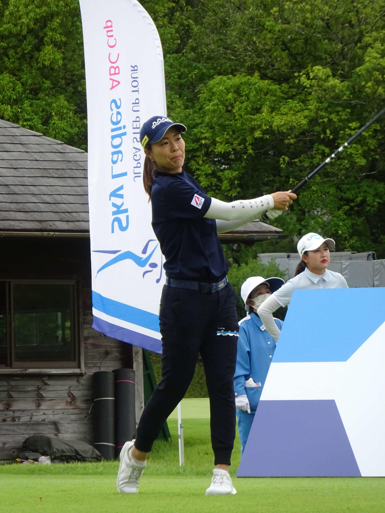 ステップアップツアーで6年ぶりの復活優勝を飾った服部真夕（撮影・加藤裕一）