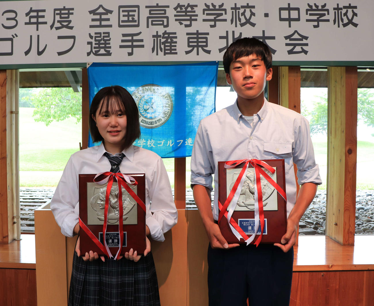 ともに昨秋の東北中学個人戦に続き、全国高校選手権個人の部東北予選で優勝した工藤颯太（右）と倉林紅