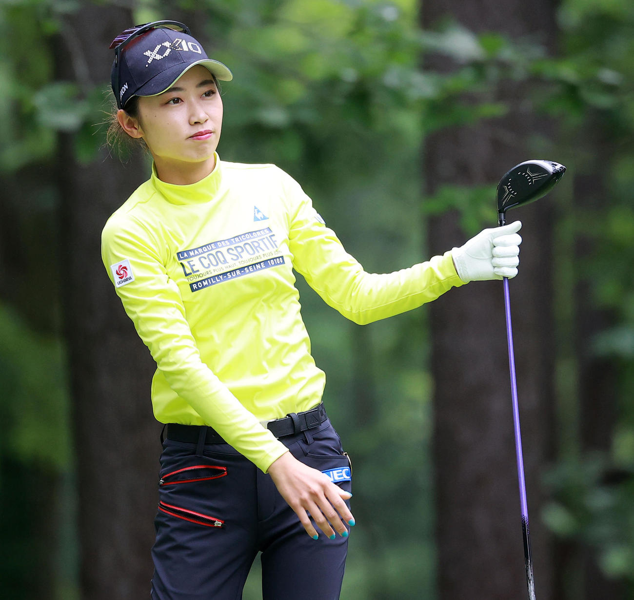 2番、ティーショットを放つ安田祐（撮影・浅見桂子）