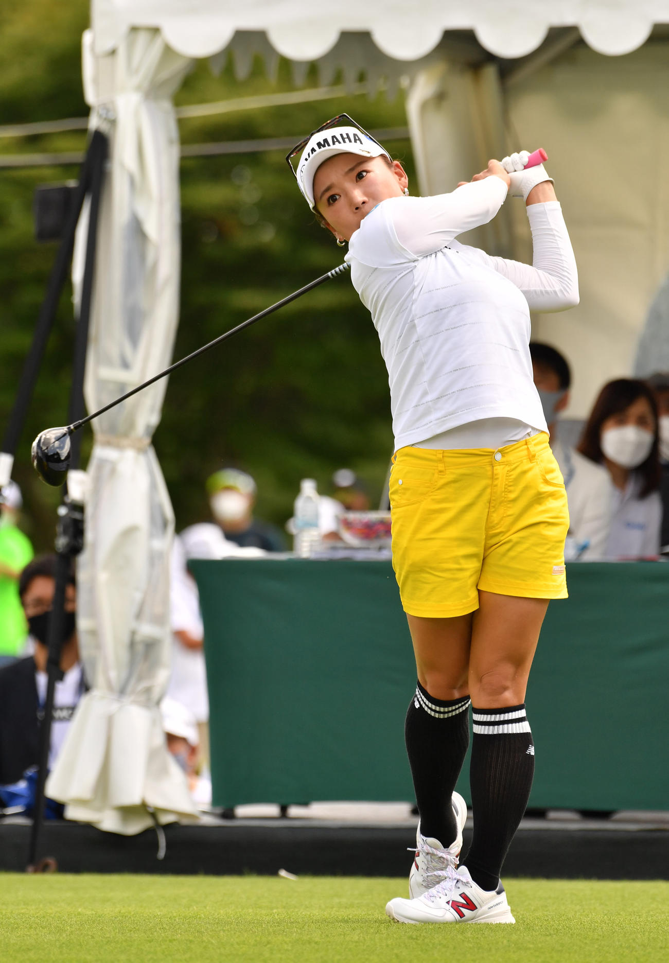 1番、ティーショットを放つ有村智恵（撮影・柴田隆二）