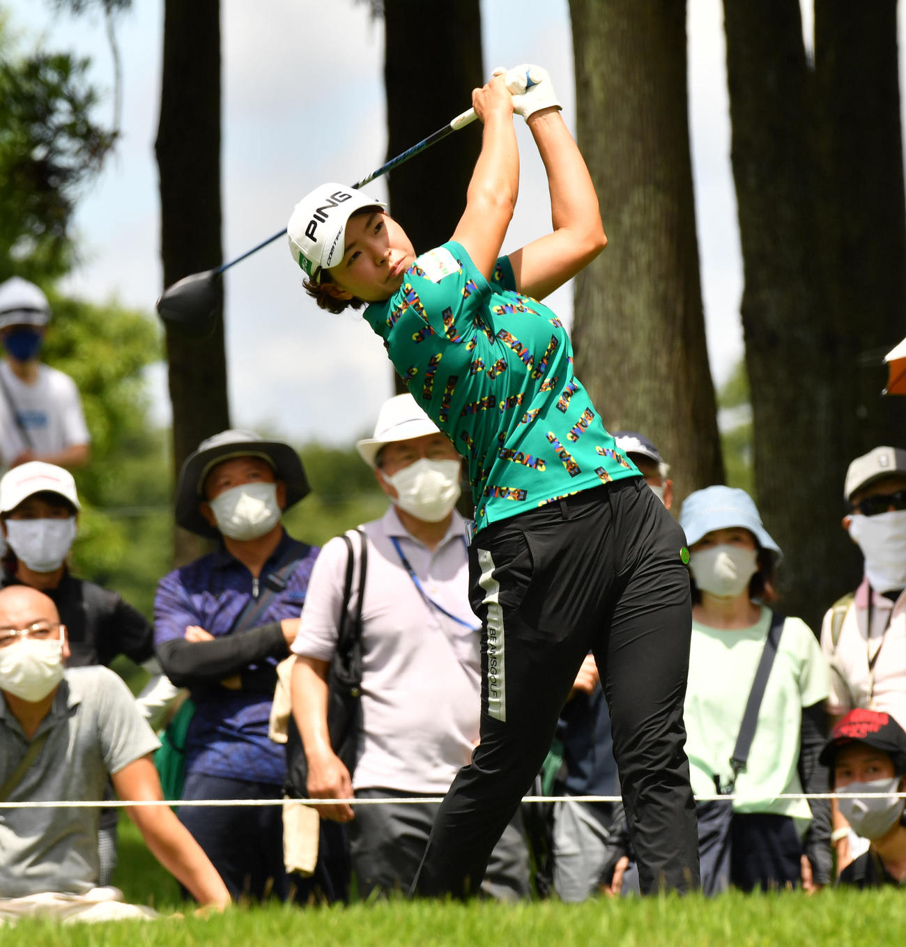 3番、ティーショットを放つ渋野日向子（撮影・柴田隆二）