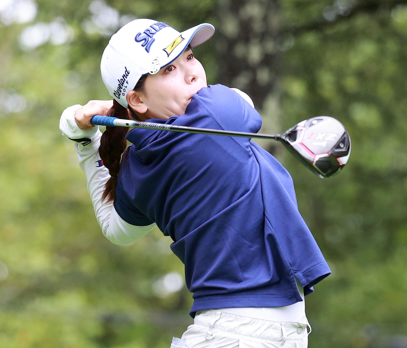 11番、ティーショットを放つ勝（撮影・浅見桂子）