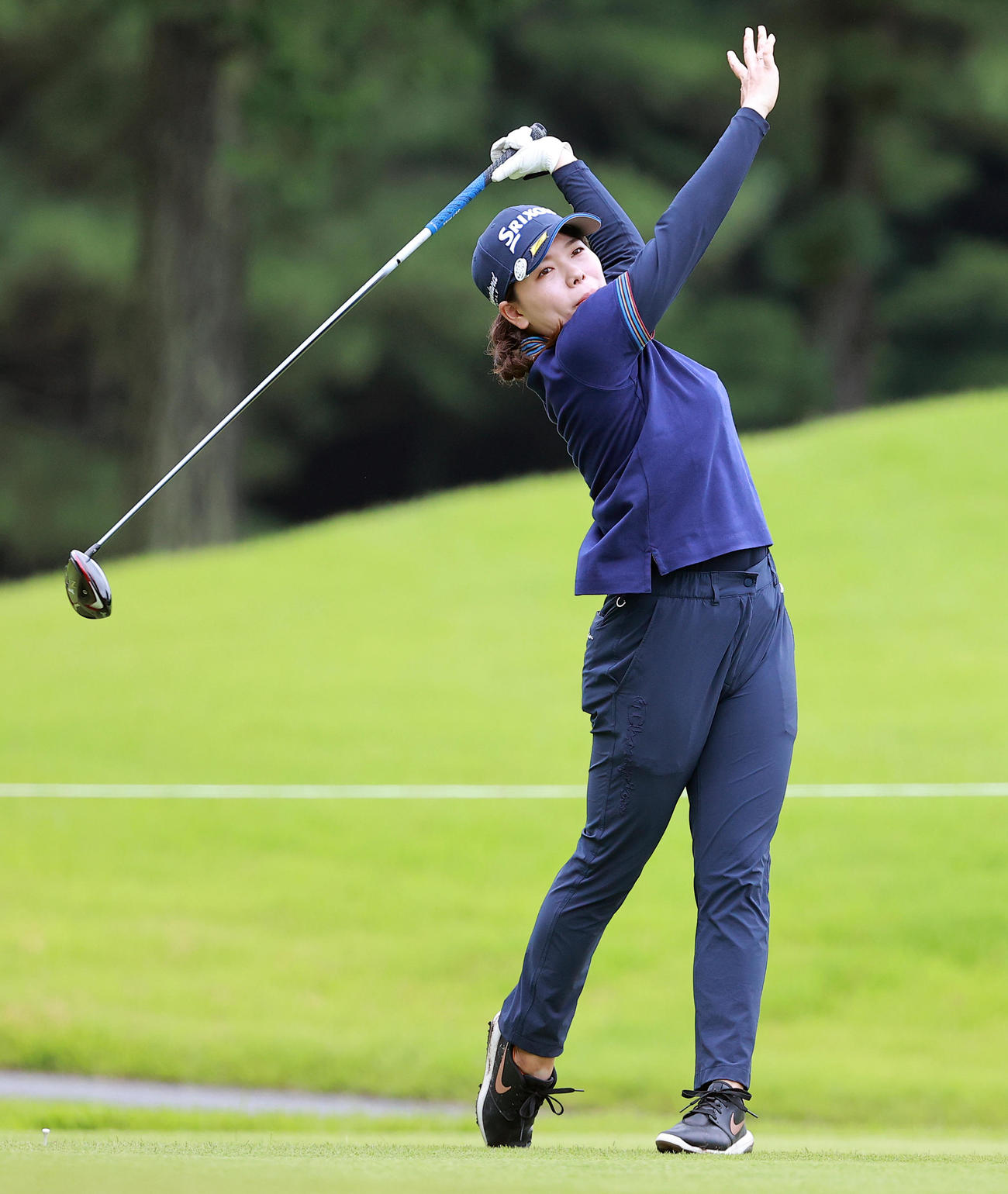 11番、ティーショットを放つ勝（撮影・浅見桂子）