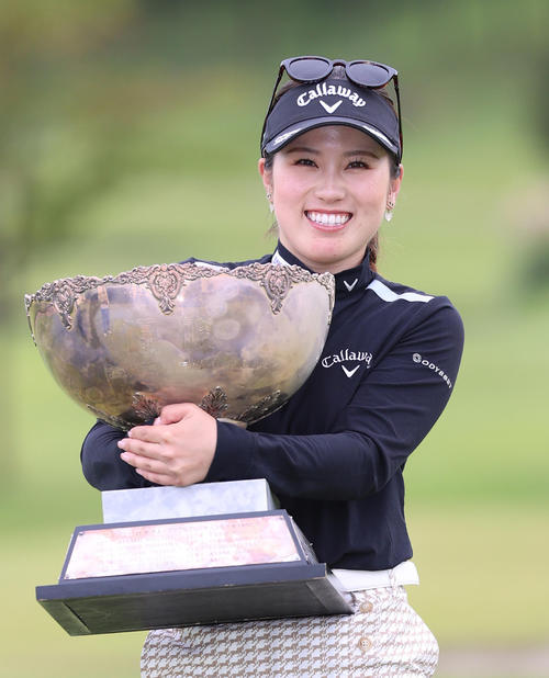 西村優菜2戦連続V、一時迫られるも「無理やり笑顔」で流れ変えた