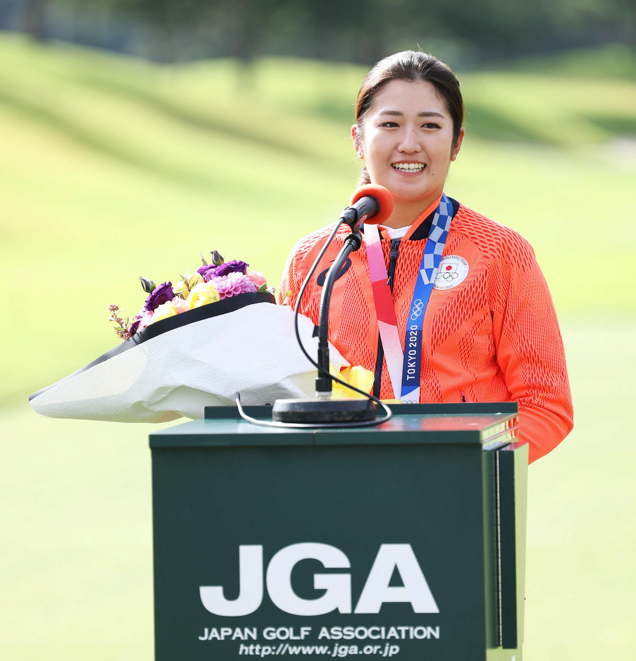 報奨金授与式でスピーチする稲見（撮影・河田真司）