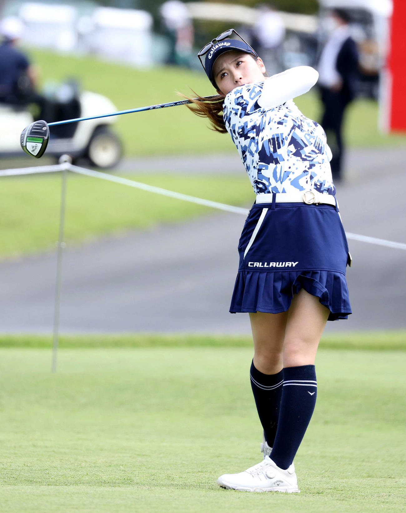 プロアマ戦の10番でティーショットを放つ西村（撮影・河田真司）