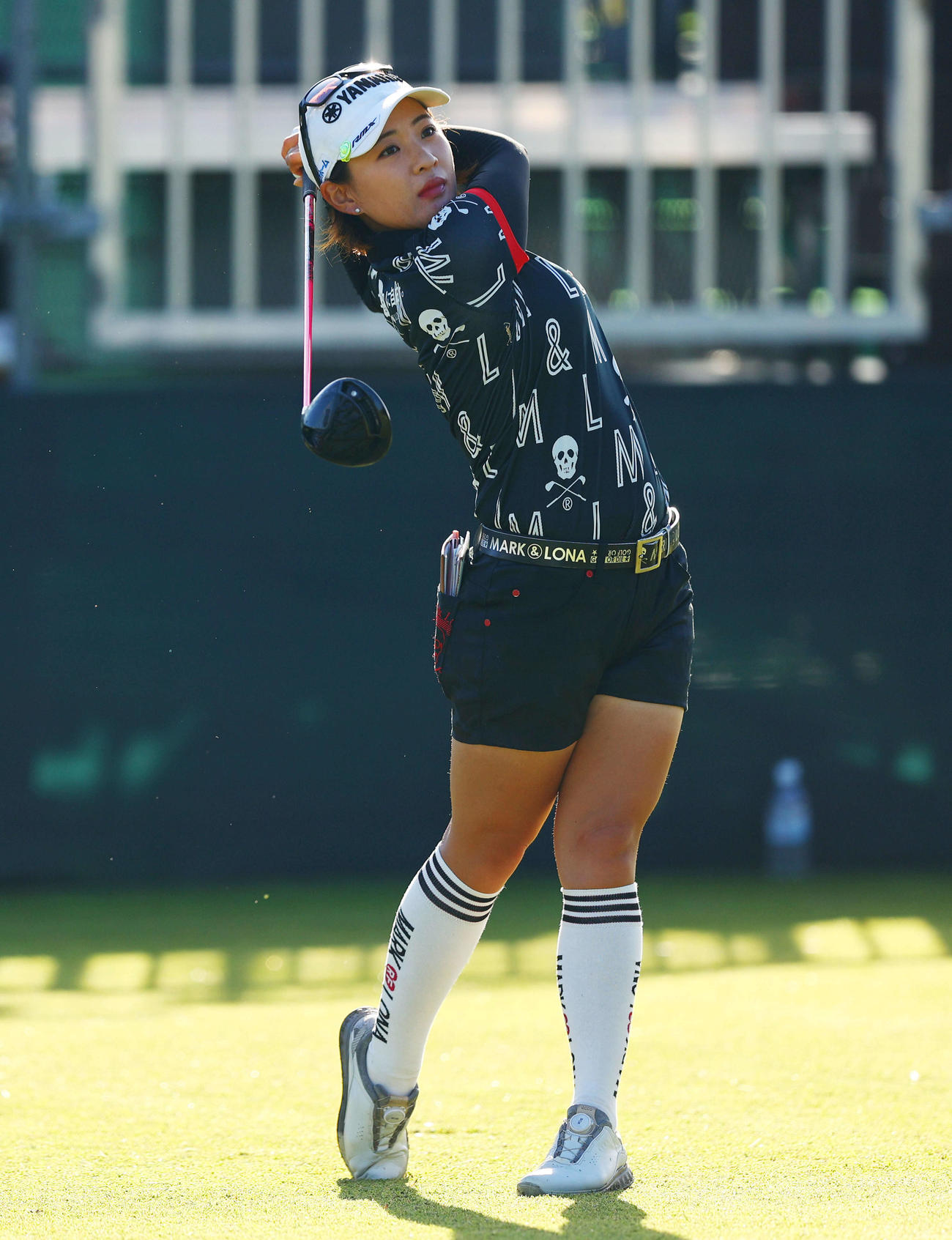 1番、ティーショットを放つ永井（撮影・河田真司）