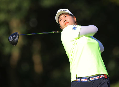 2番、ティーショットを放つ浜田（撮影・河田真司）