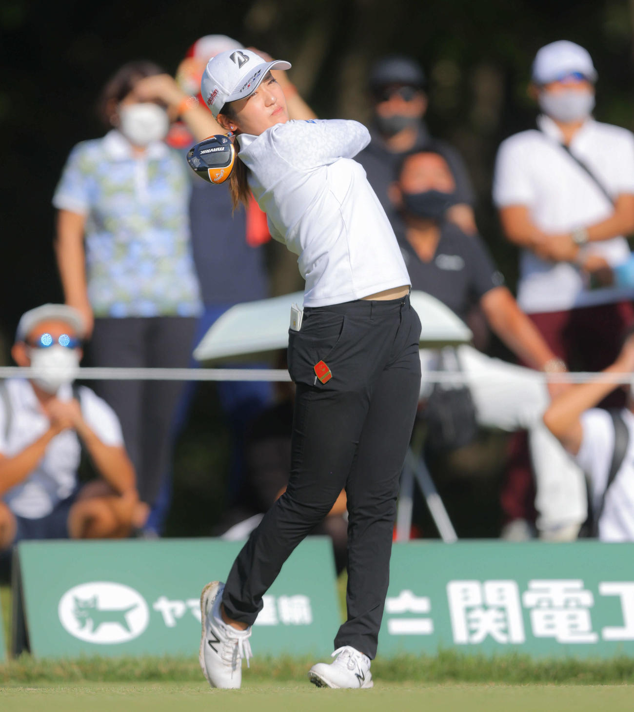 2番、ティーショットを放つ稲見（撮影・河田真司）