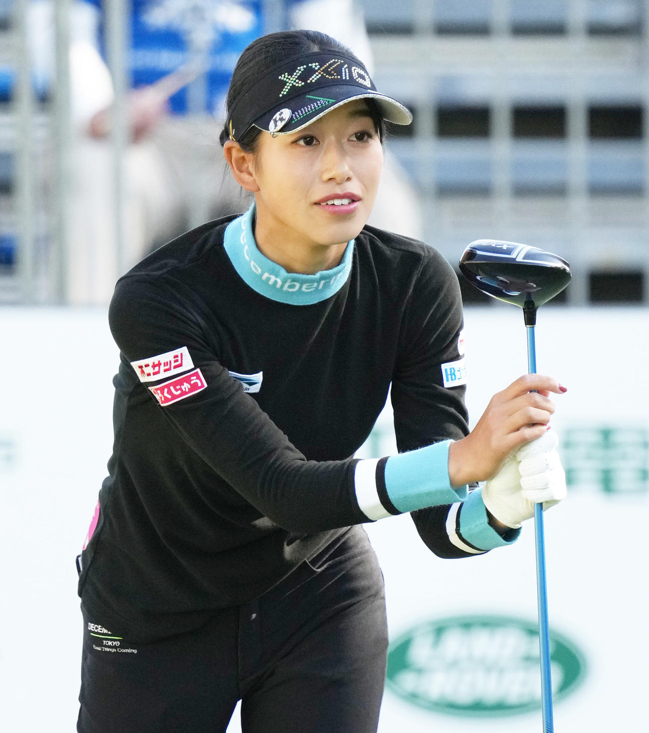 マスターズGCレディース第2日　10番、ティーショットを放つ吉本こ（撮影・清水貴仁）