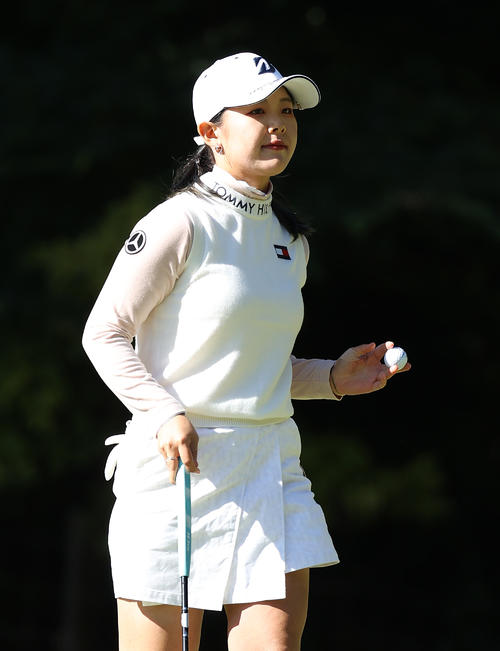 1番、パーパットを沈めギャラリーの拍手に応える吉田優（撮影・河野匠）