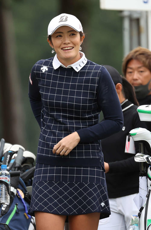 1番、笑顔を見せる渡辺（撮影・河野匠）