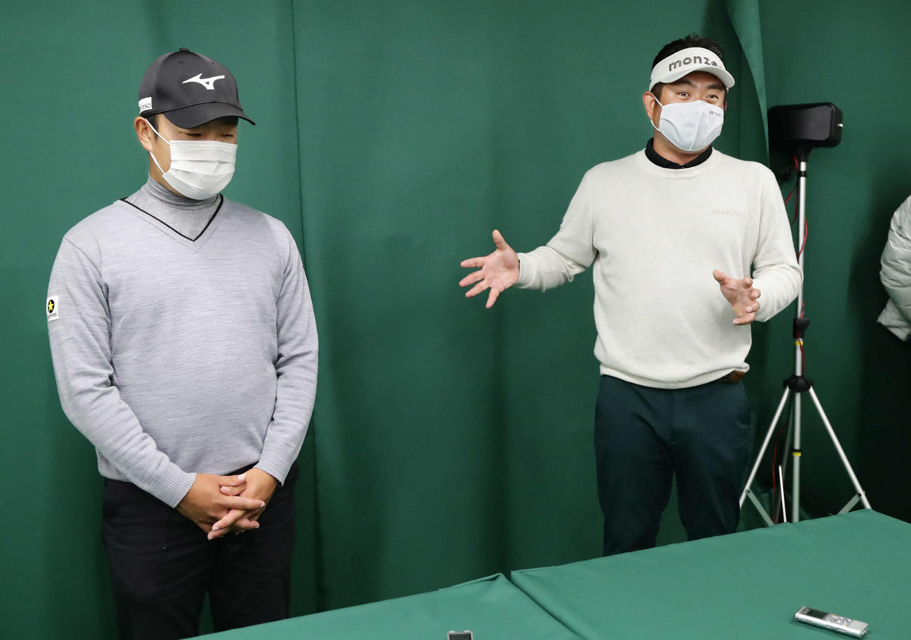 石川遼問題で取材に応じる時松選手会長（左）と池田副会長（撮影・丹羽敏通）