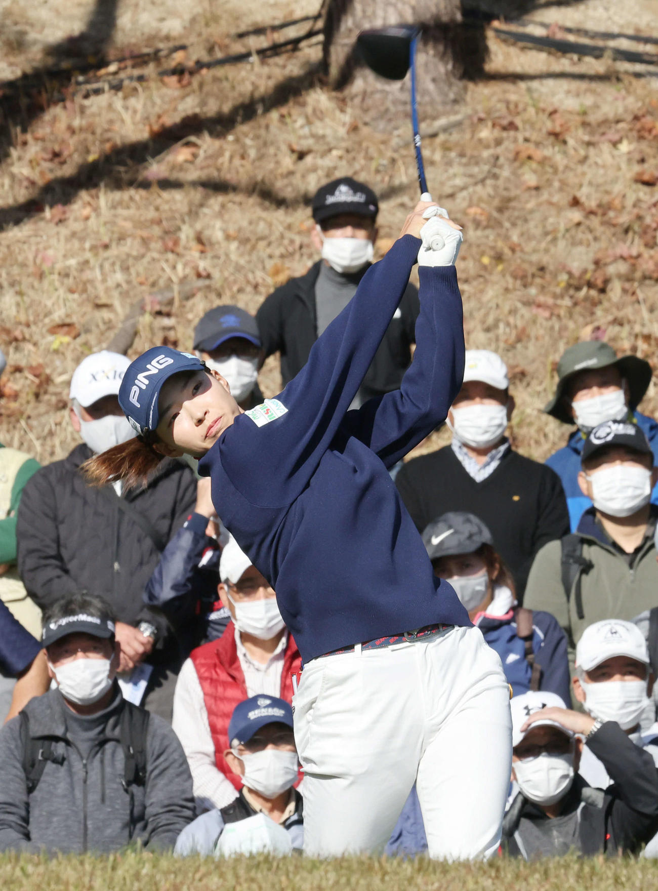 1番、第1打を打つ渋野（撮影・加藤孝規）