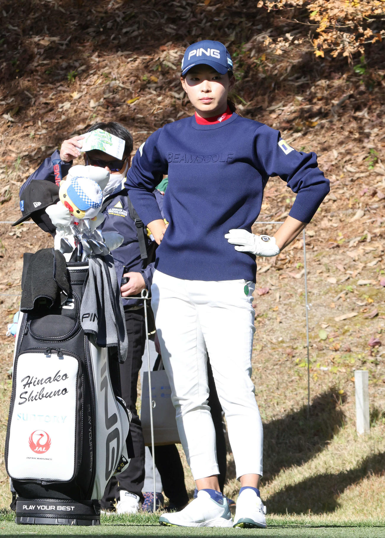 2番、打つ順番を待つ渋野（撮影・加藤孝規）