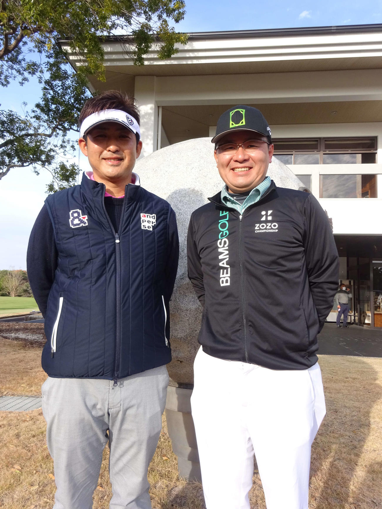 66で首位発進した田中勇人（左）吉川拓哉組（撮影・加藤裕一）