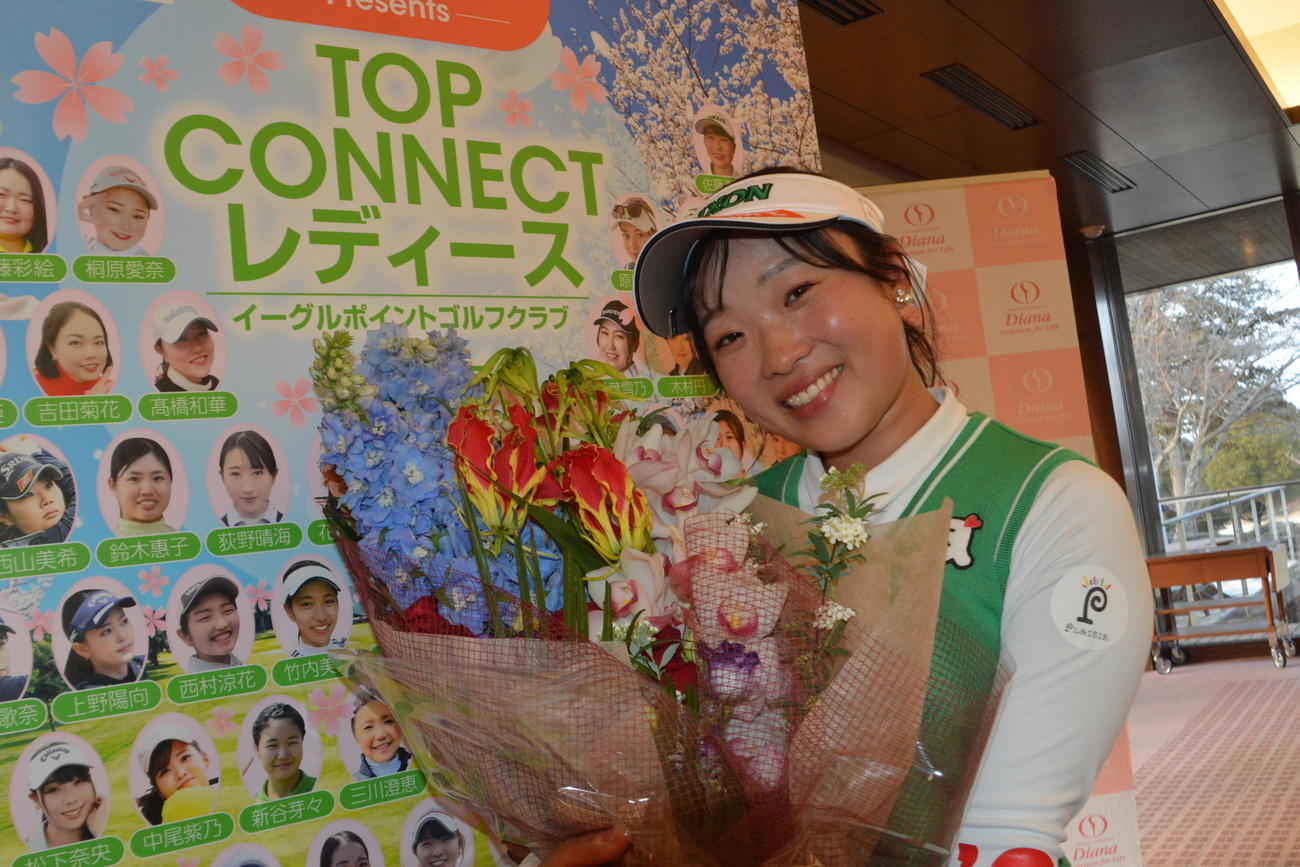 TOP CONNECTレディースに優勝した瀬賀百花（撮影・久我悟）
