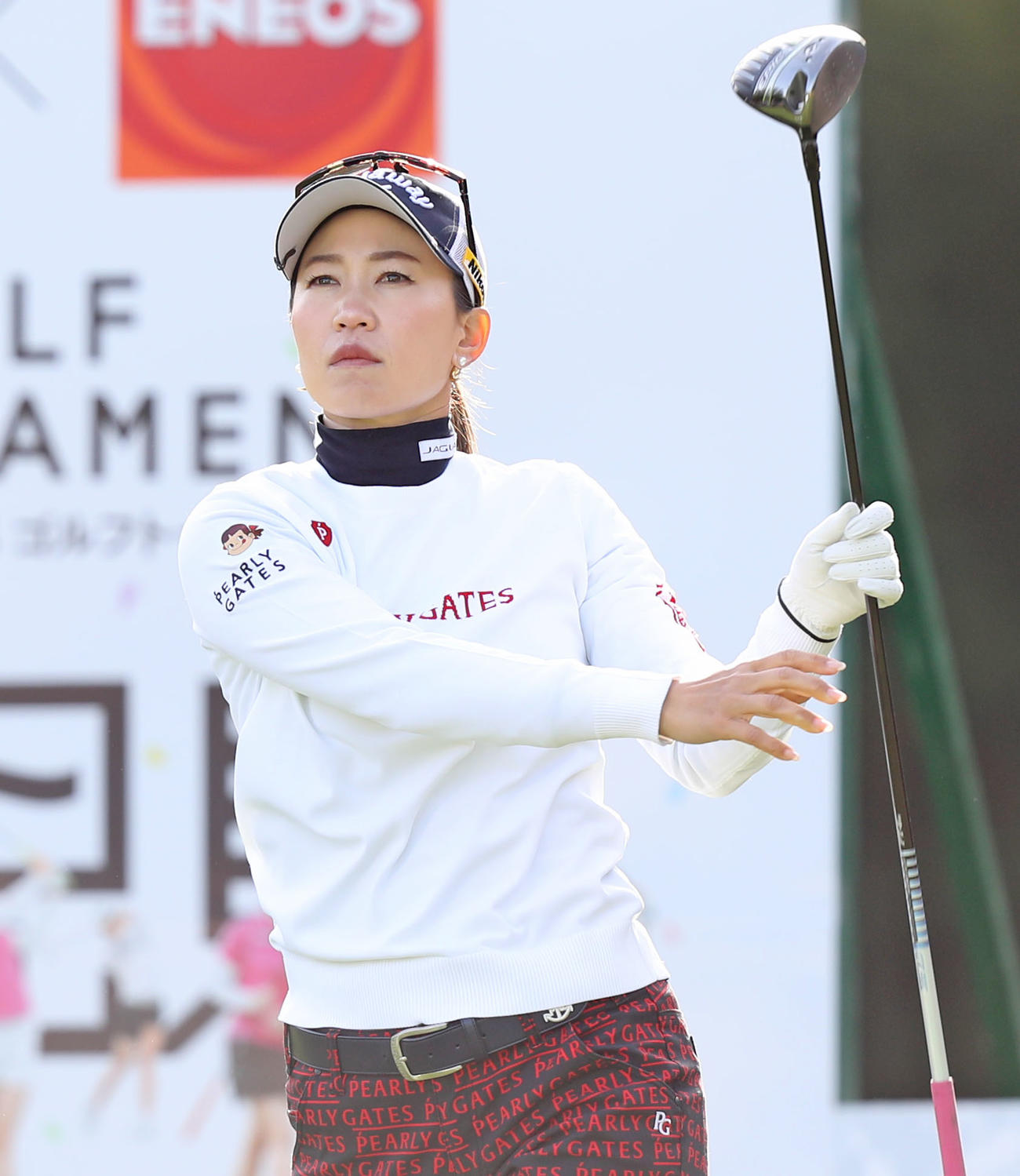 18番、ティーショットを放つ上田桃子（撮影・屋方直哉）