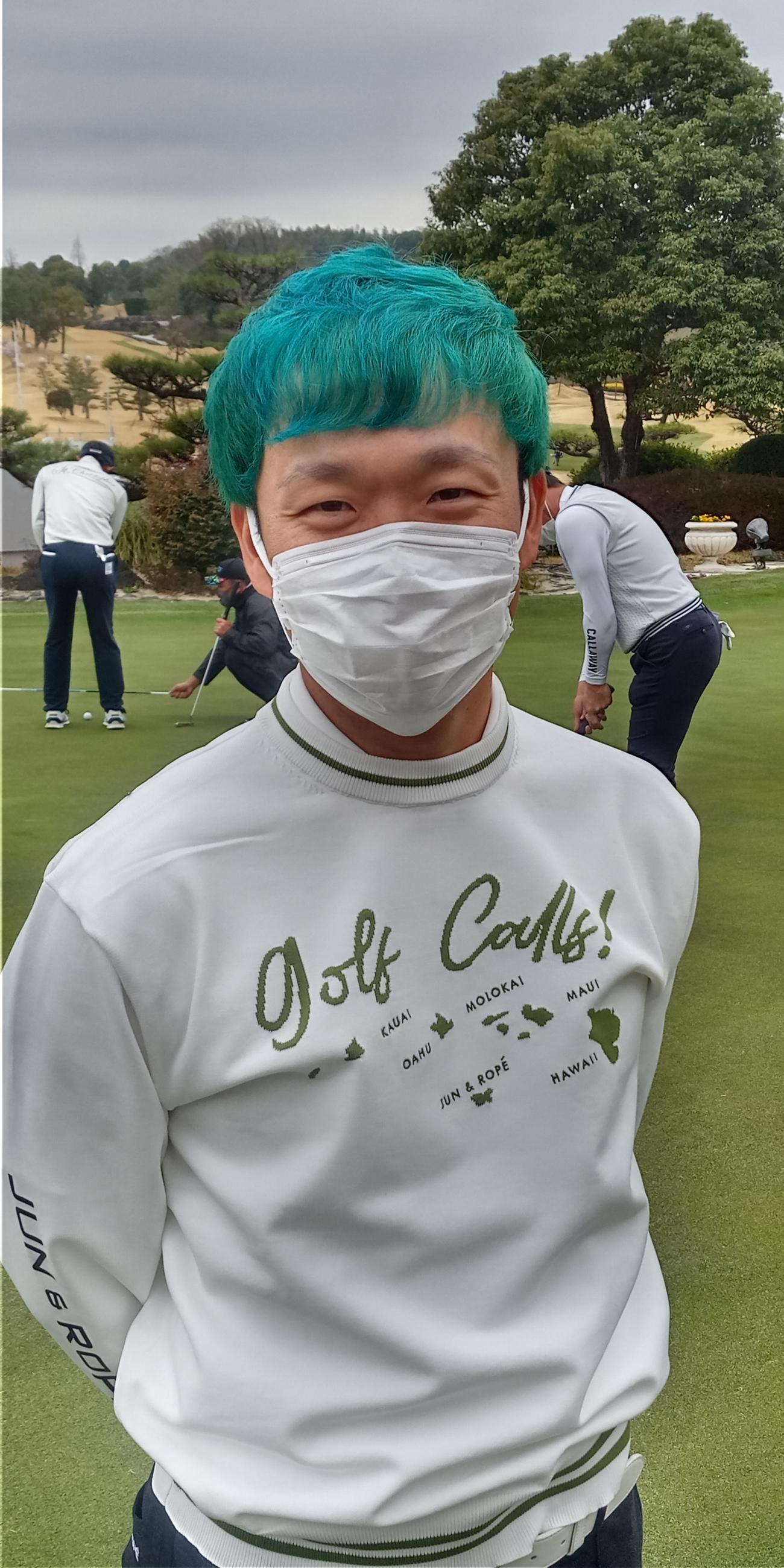 国内開幕戦にグリーンヘアで臨む浅地洋佑（撮影・加藤裕一）