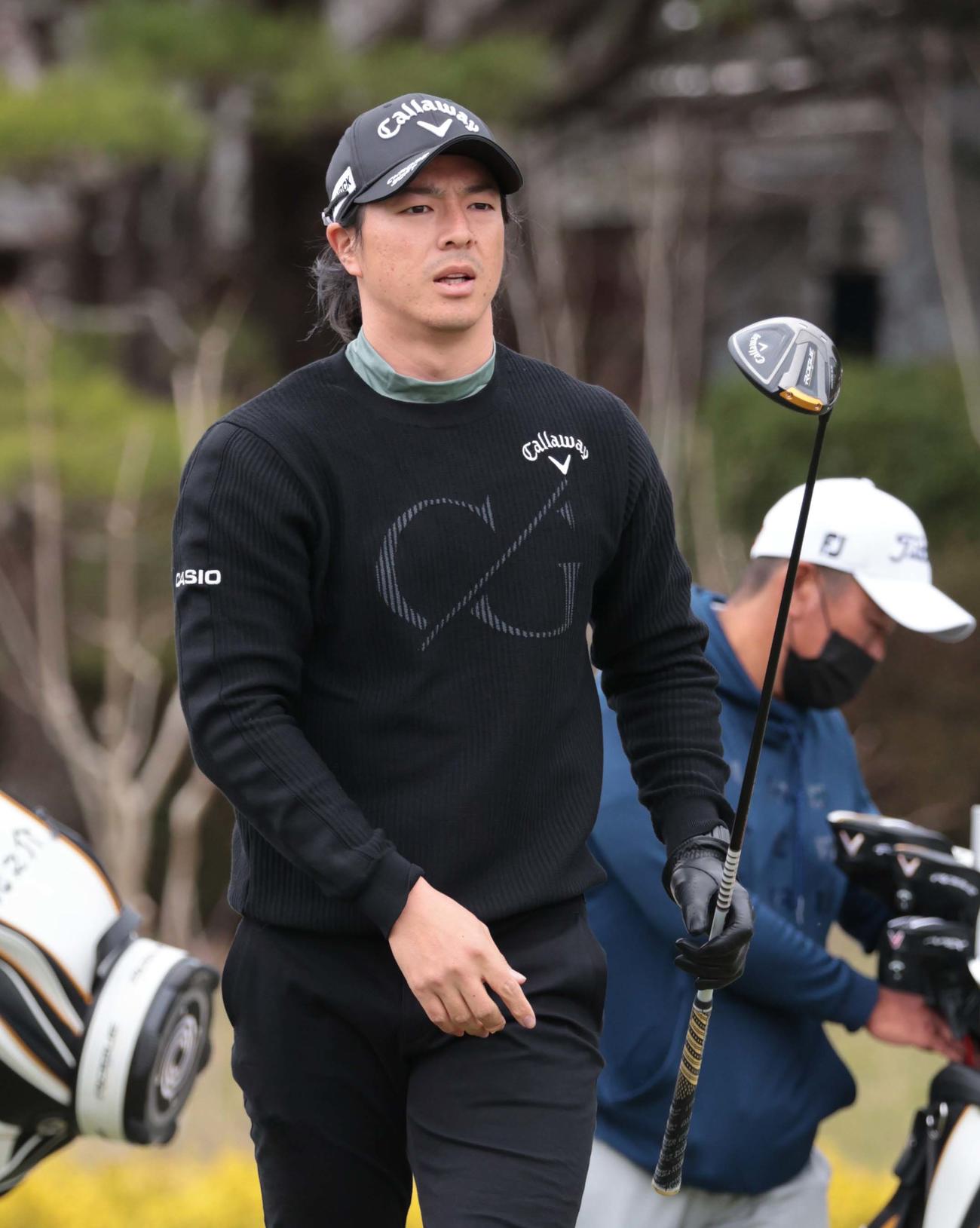 29日に練習ラウンドを回る石川（撮影・上田博志）