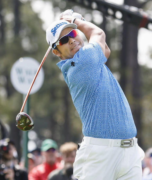 第1ラウンド、1番でティーショットを放つ松山英樹（共同）