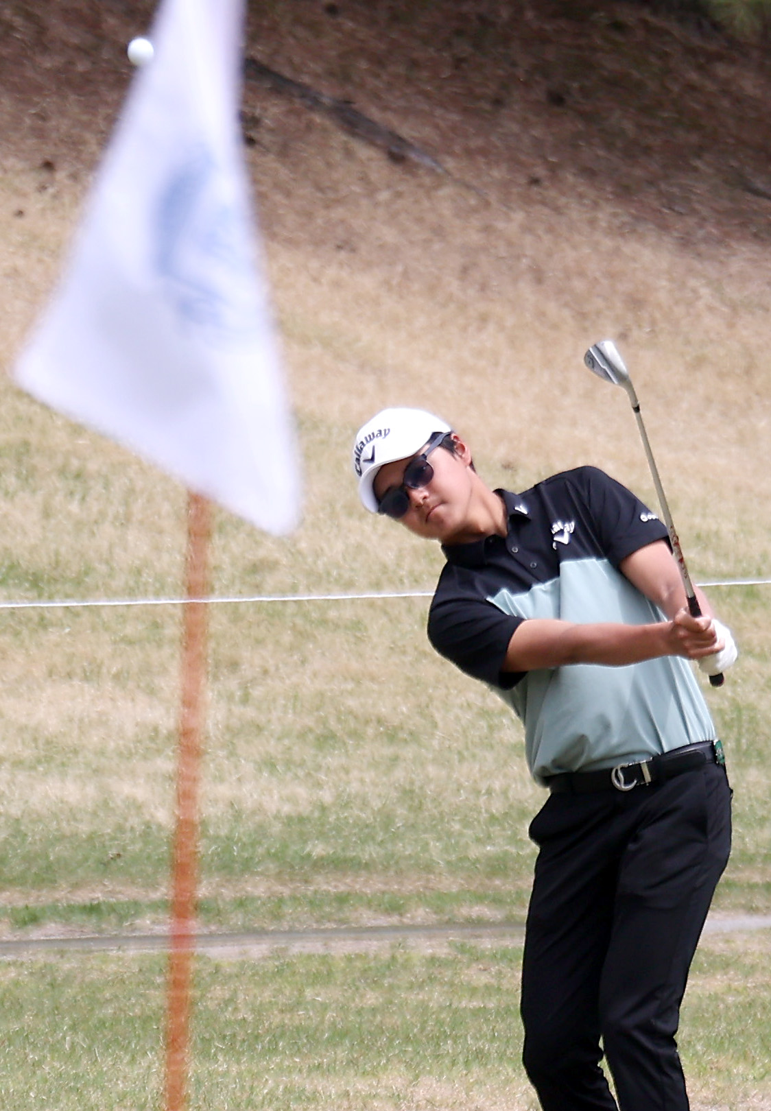 練習ラウンド8番でグリーンへ乗せる石川航（撮影・上山淳一）