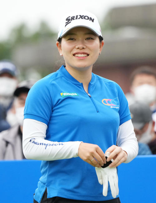 1番を前に笑顔を見せる勝（撮影・菅敏）