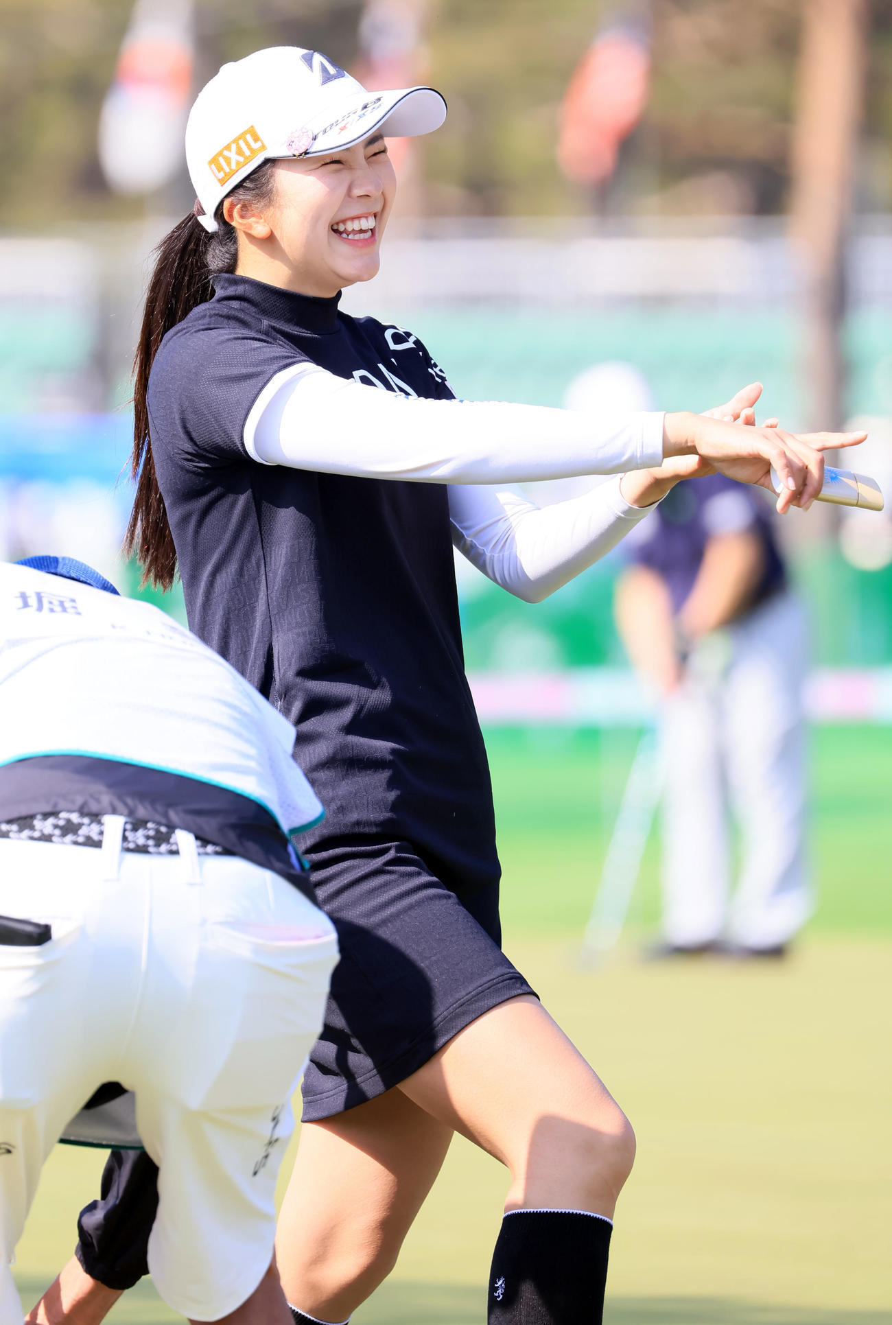 練習中、笑顔がはじける堀（撮影・浅見桂子）