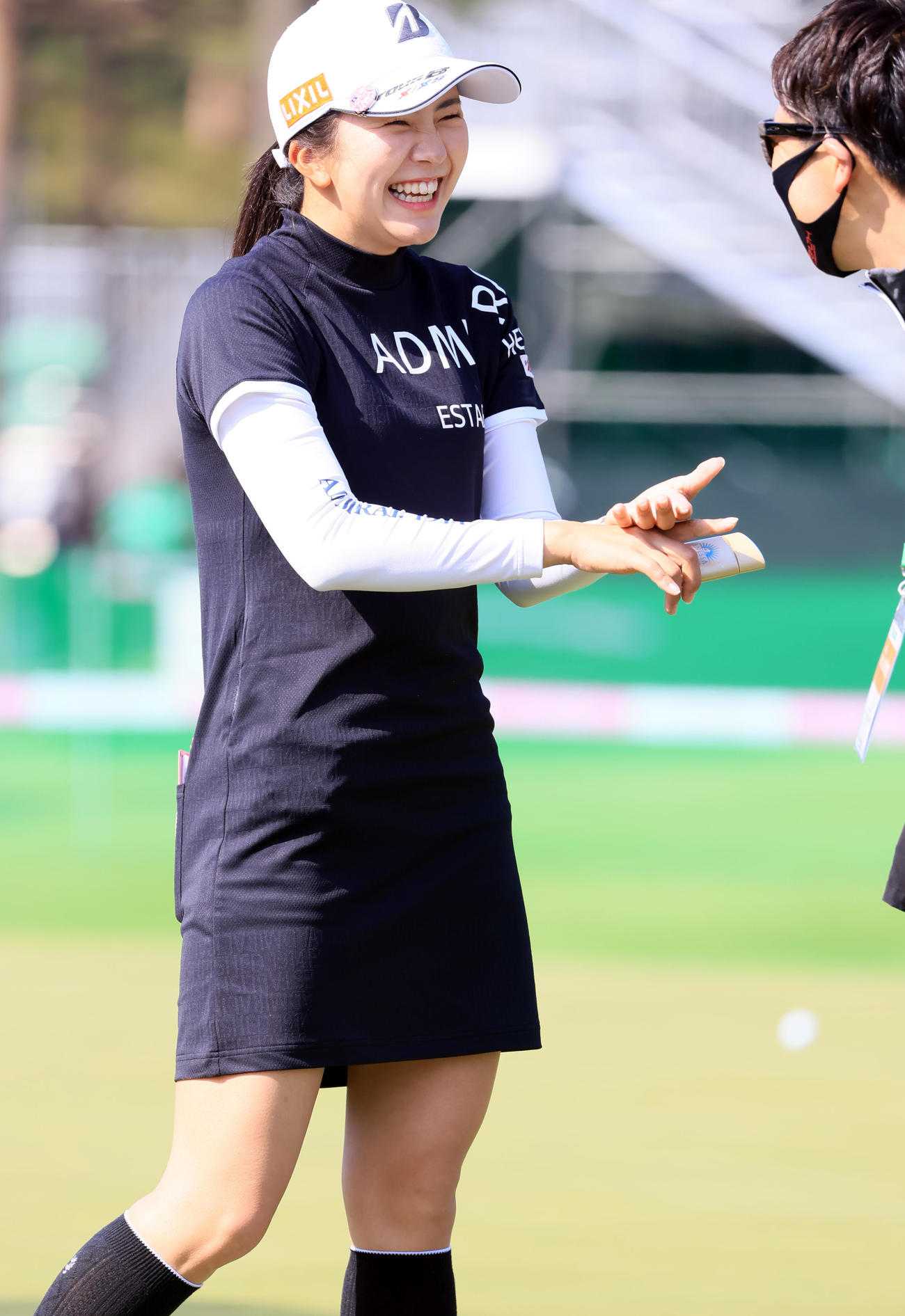 練習中、笑顔がはじける堀（撮影・浅見桂子）