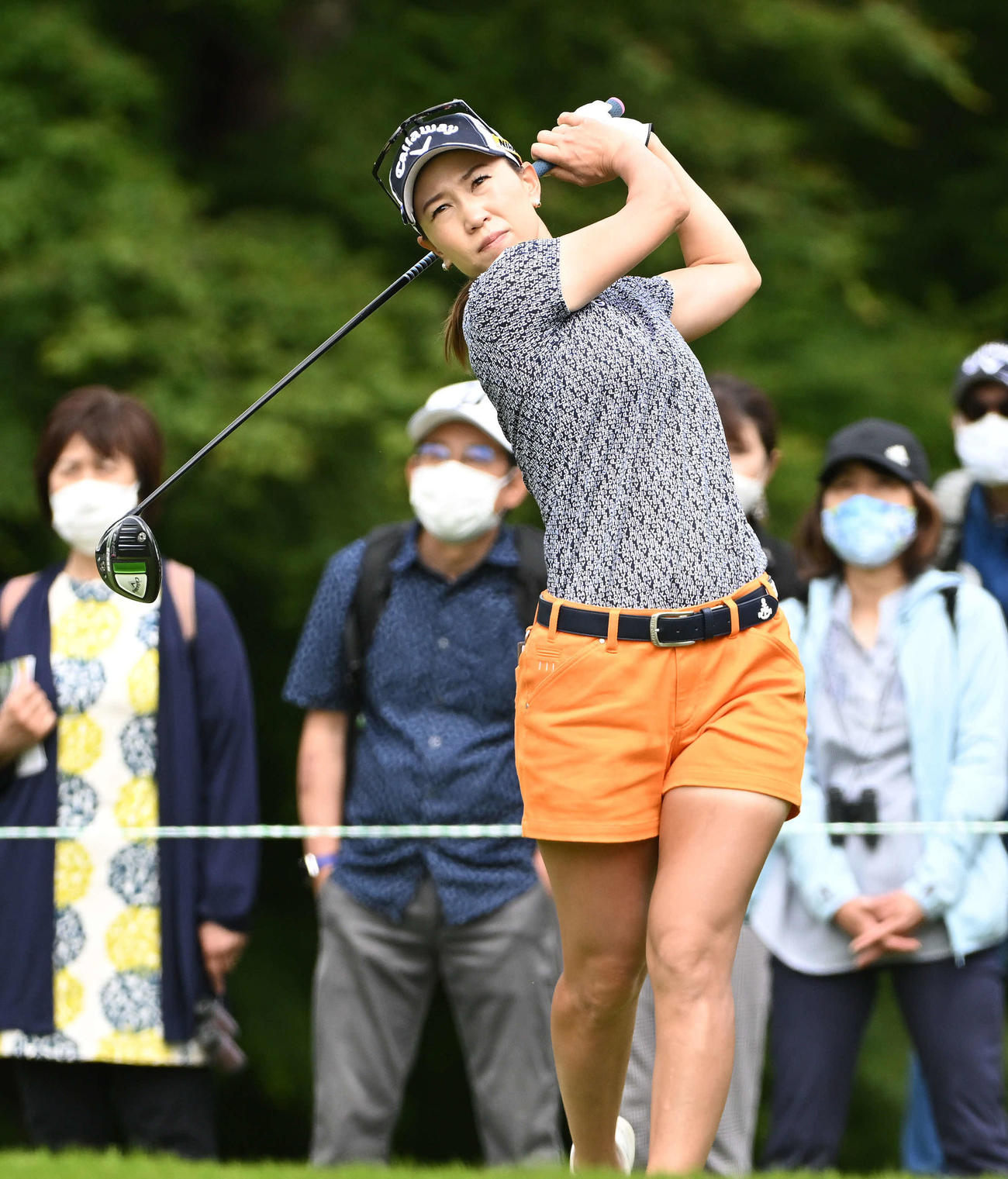 3番、ティーショットを放つ上田桃子（撮影・滝沢徹郎）