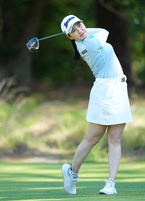 2番、ティーショットを放つ小祝（撮影・江口和貴）