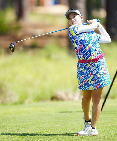 11番、ティーショットを放つ早川（撮影・江口和貴）