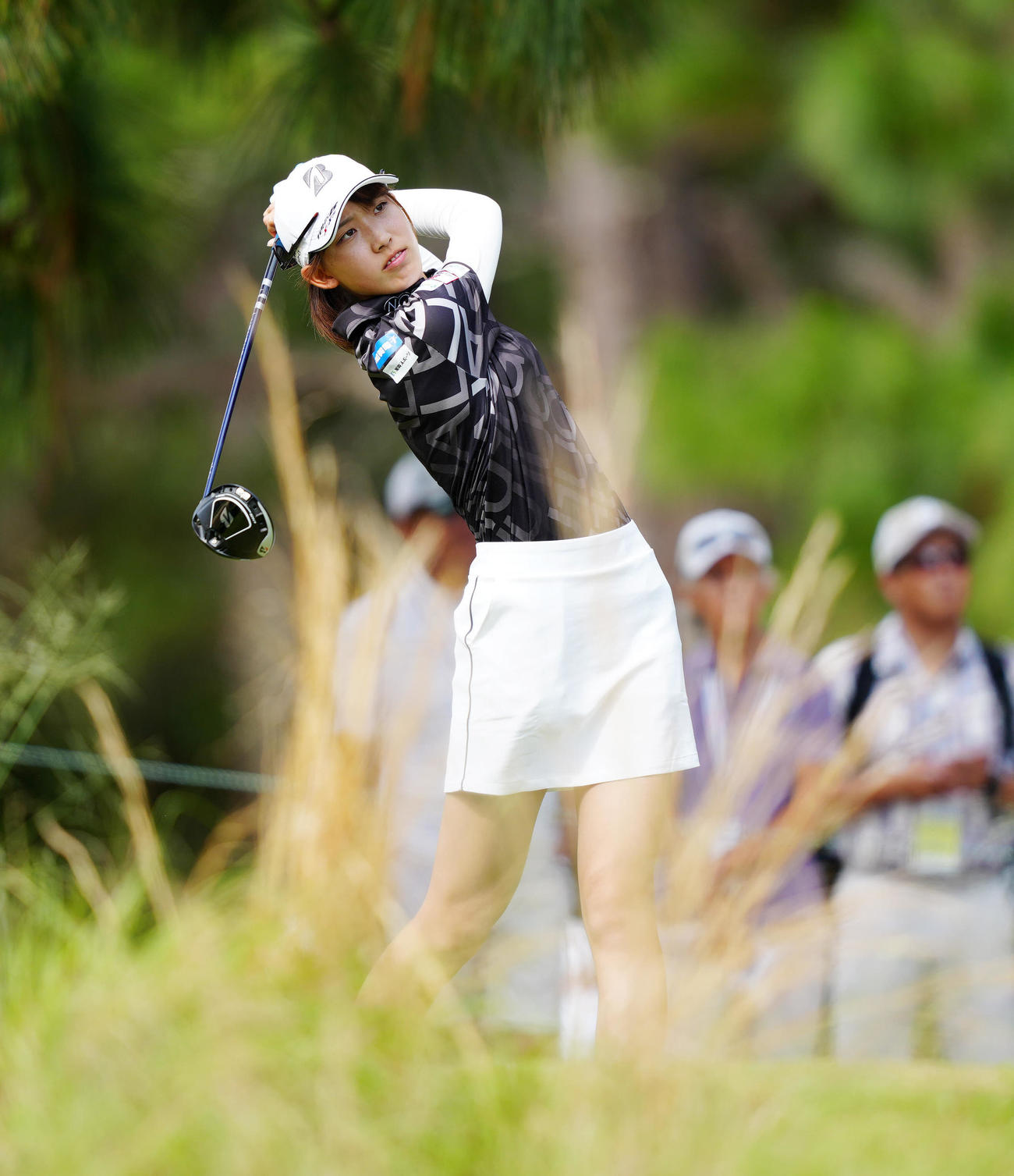 10番、ティーショットを放つアマチュアの馬場（撮影・江口和貴）