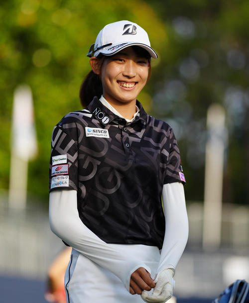 1番、笑顔でスタートするアマチュアの馬場（撮影・江口和貴）