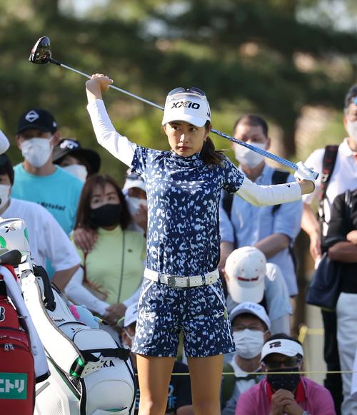 10番、ストレッチをする安田（撮影・上田博志）