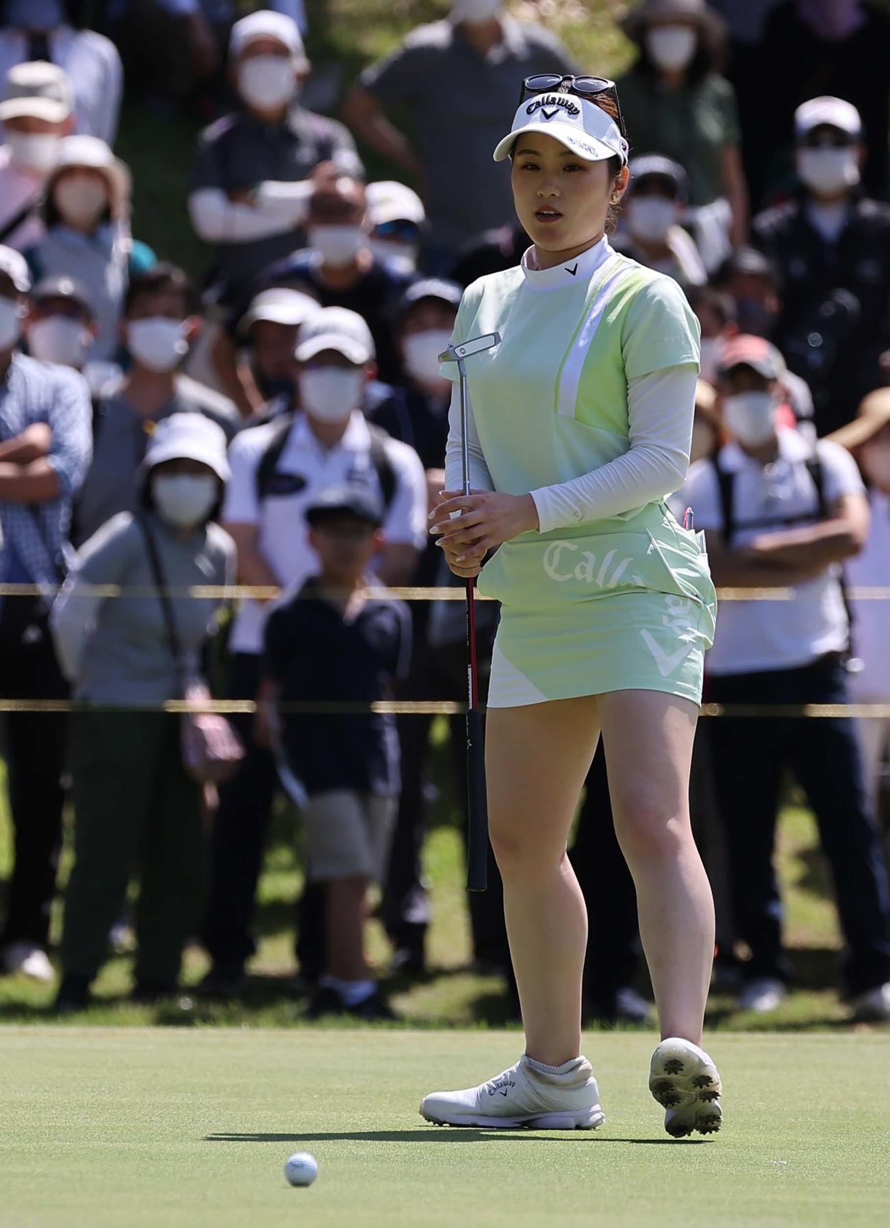 西村はバーディーパットが惜しくも入らずパーとなる（撮影・上田博志）