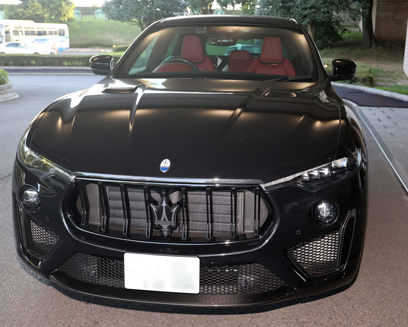 木村彩の愛車マセラティ。画像は一部加工（撮影・浅見桂子）