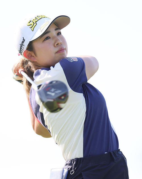 氷のうを肩に乗せ笑顔の脇元華 笑顔で移動する工藤優海と臼井麗香ら 女子プロ第１日写真特集 ゴルフライブ速報写真ニュース 日刊スポーツ