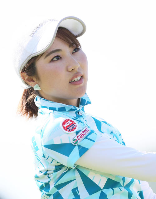 早大卒の小野祐夢 後半戦 当確 へ４位発進 30度超も 夏は好き 練習ラウンドより楽でした 国内女子ゴルフ写真ニュース 日刊スポーツ