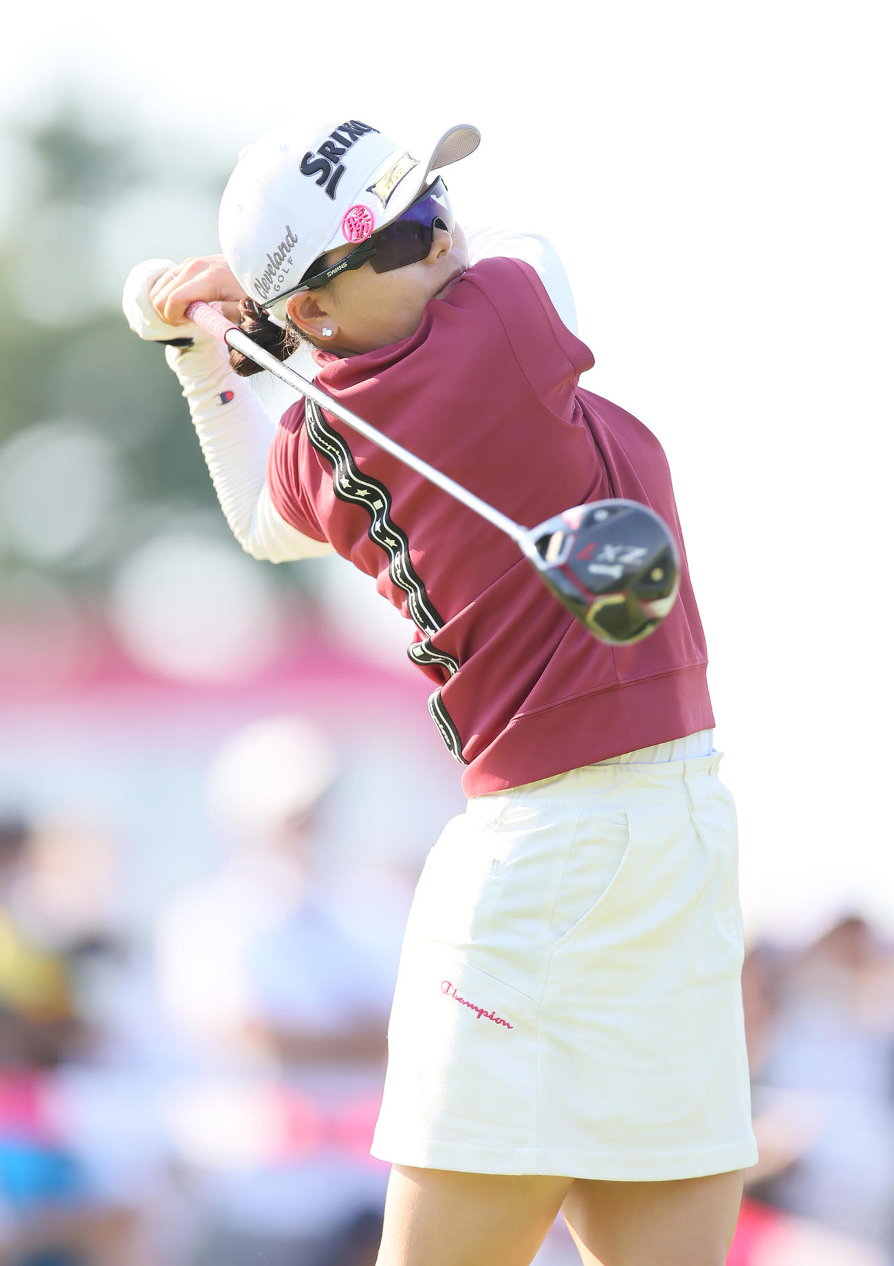 1番、ティーショットを放つ勝（撮影・足立雅史）