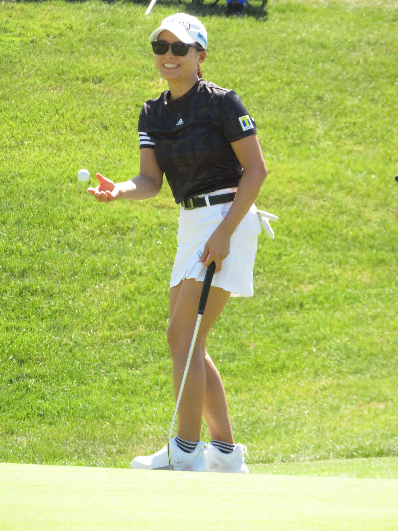 18番ホールでプレーする渋野日向子（撮影・近藤由美子）