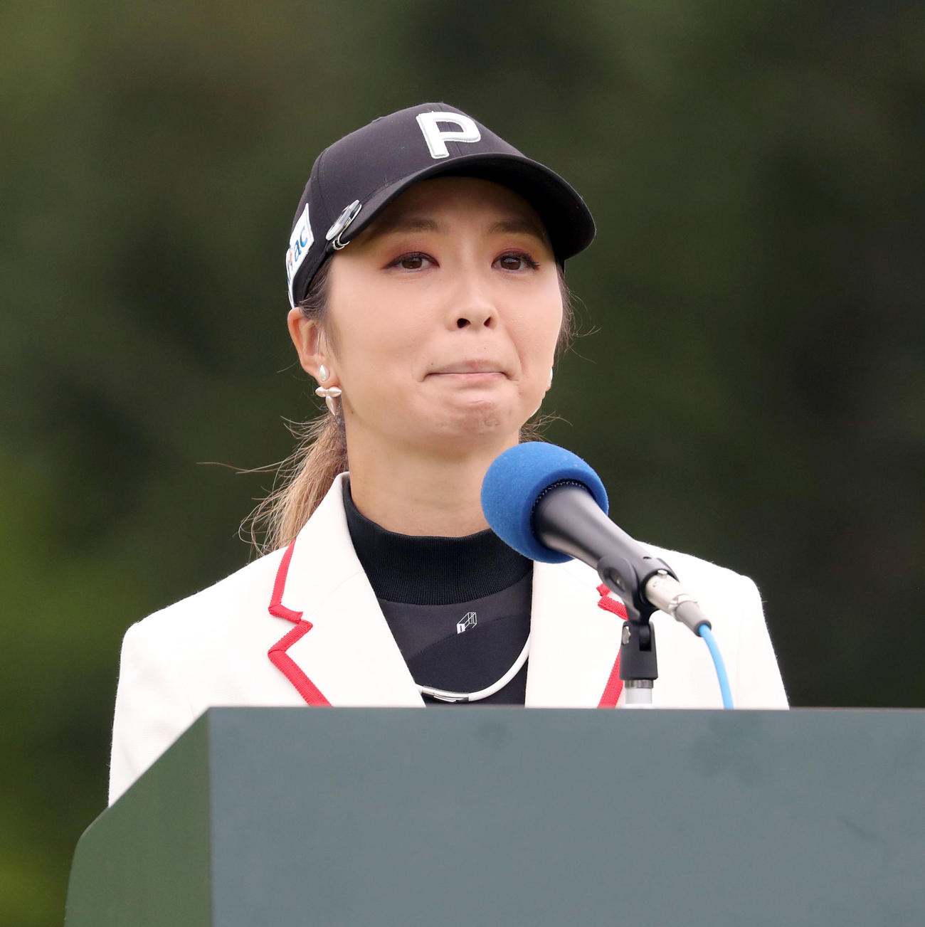優勝し、スピーチで感極まる菊地（撮影・佐藤翔太）