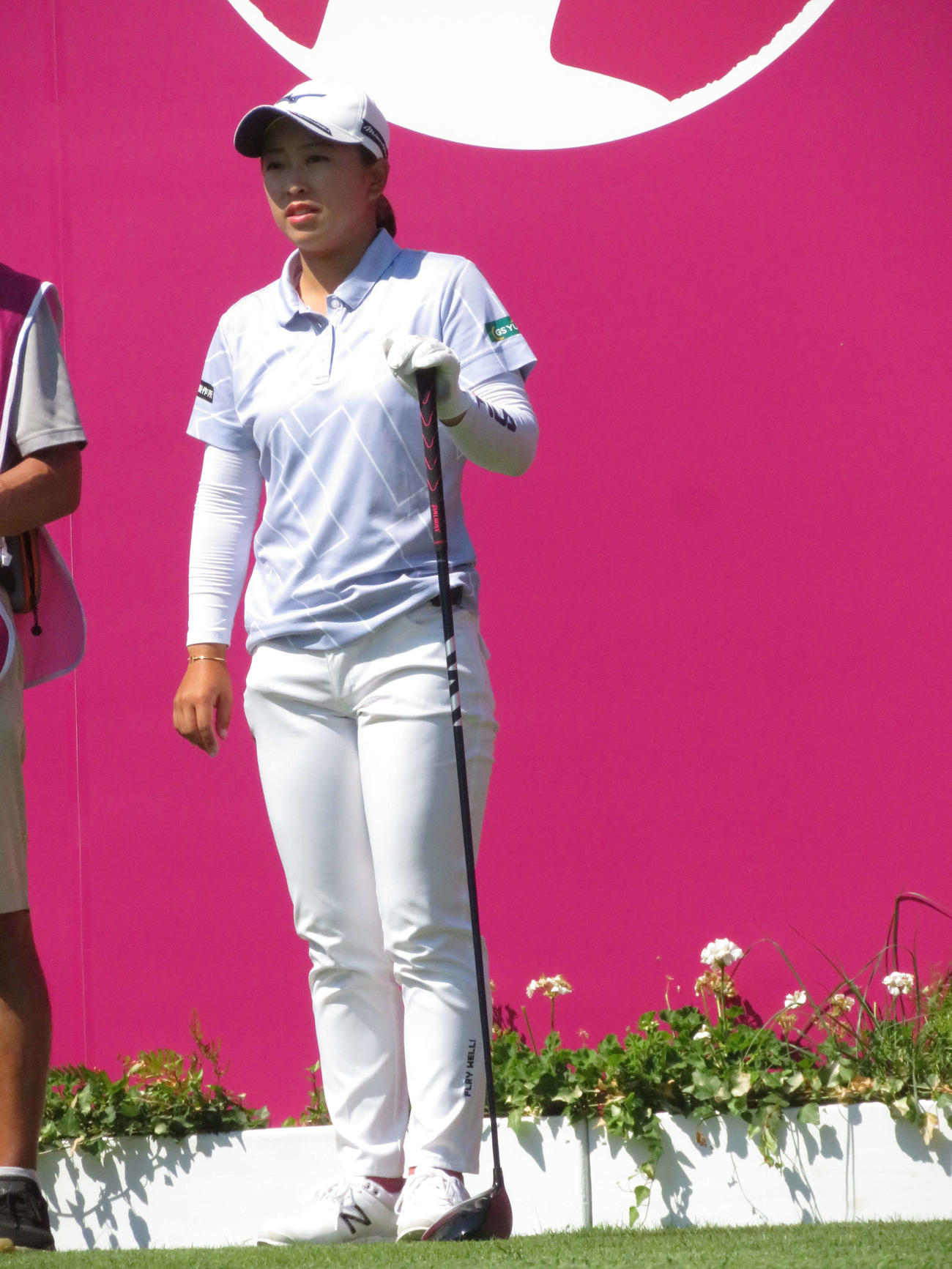 1番ホールでプレーする西郷真央（撮影・近藤由美子）