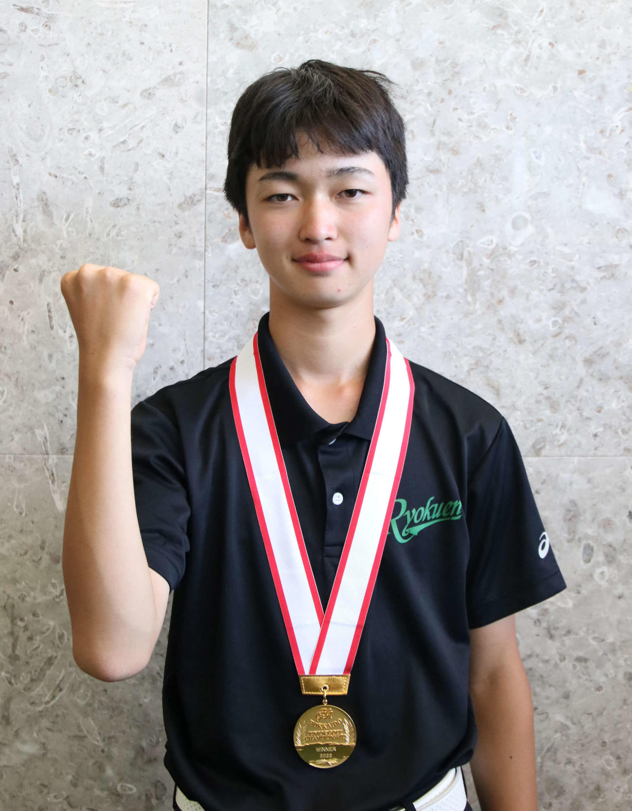 男子12歳～14歳の部で優勝した西山（撮影・山崎純一）