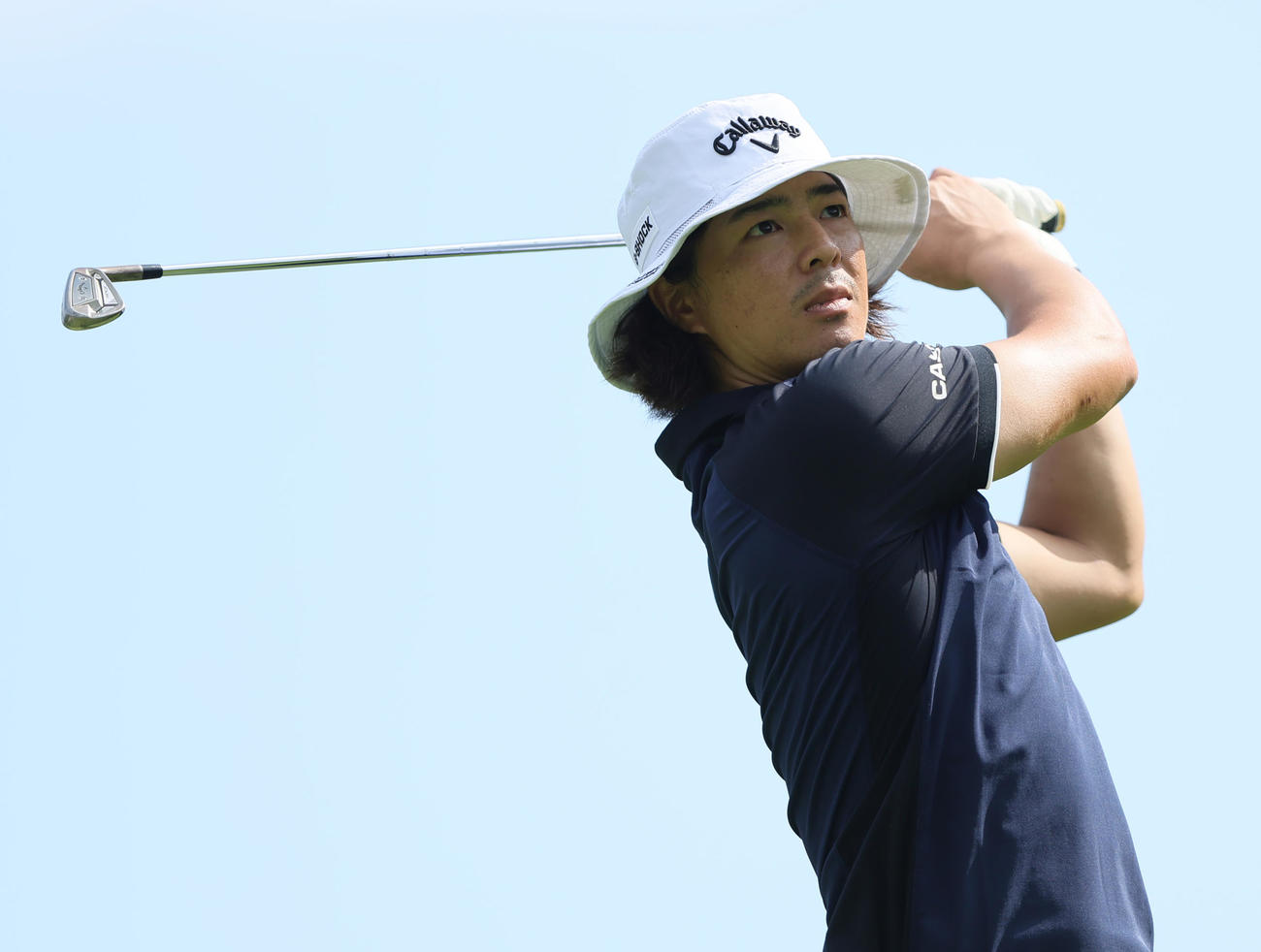 7番、ティーショットを放つ石川（撮影・足立雅史）