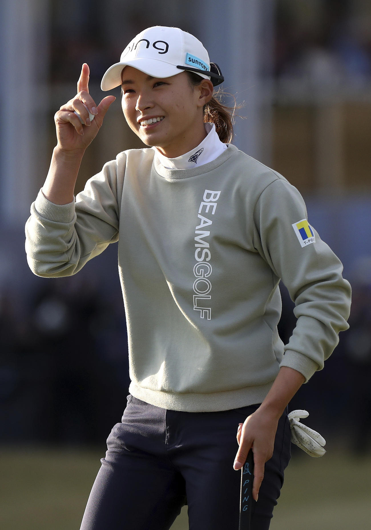 18番グリーンで笑顔を見せる渋野日向子（AP）