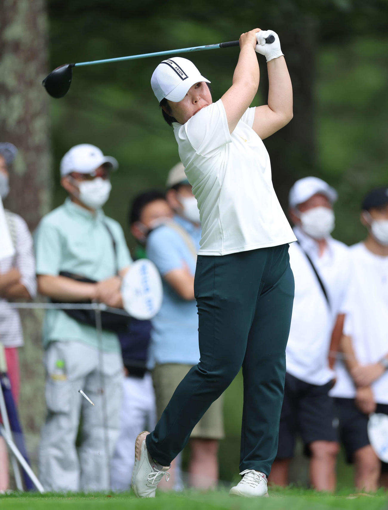 2番、ティーショットを放つ不動（撮影・河田真司）