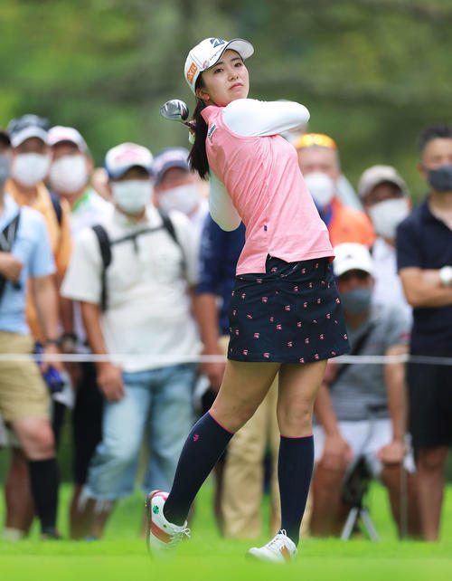 3番、ティーショットを放つ堀（撮影・河田真司）