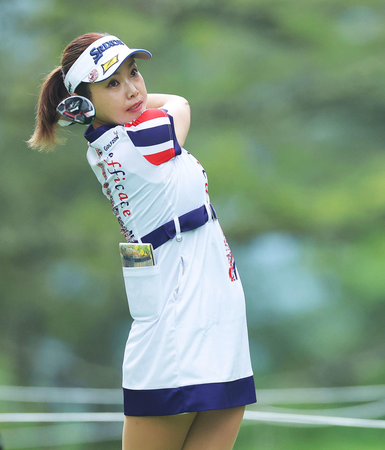 3番、ティーショットを放つ青山（撮影・河田真司）