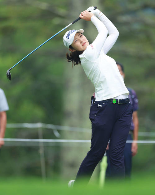 3番、ティーショットを放つ辻（撮影・河田真司）